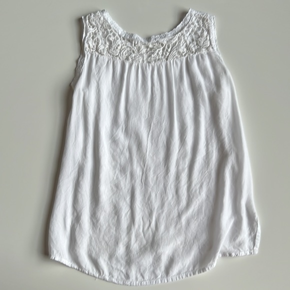 Bundle 2 embroidered lace, floral-lace detailing, sleeveless tops white - Picture 11 of 16